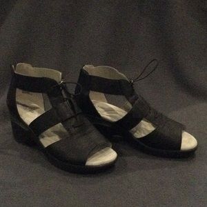 Cute JBU Black Vegan Leather Sandals, Size 8